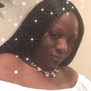 Meet your Posher, Desiree